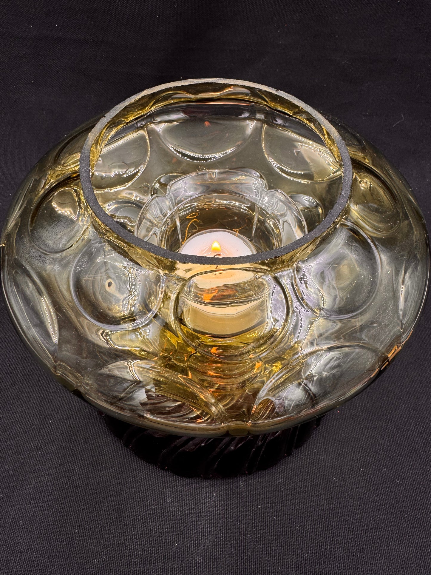 Vintage lykt grønn kuppel og lilla skål