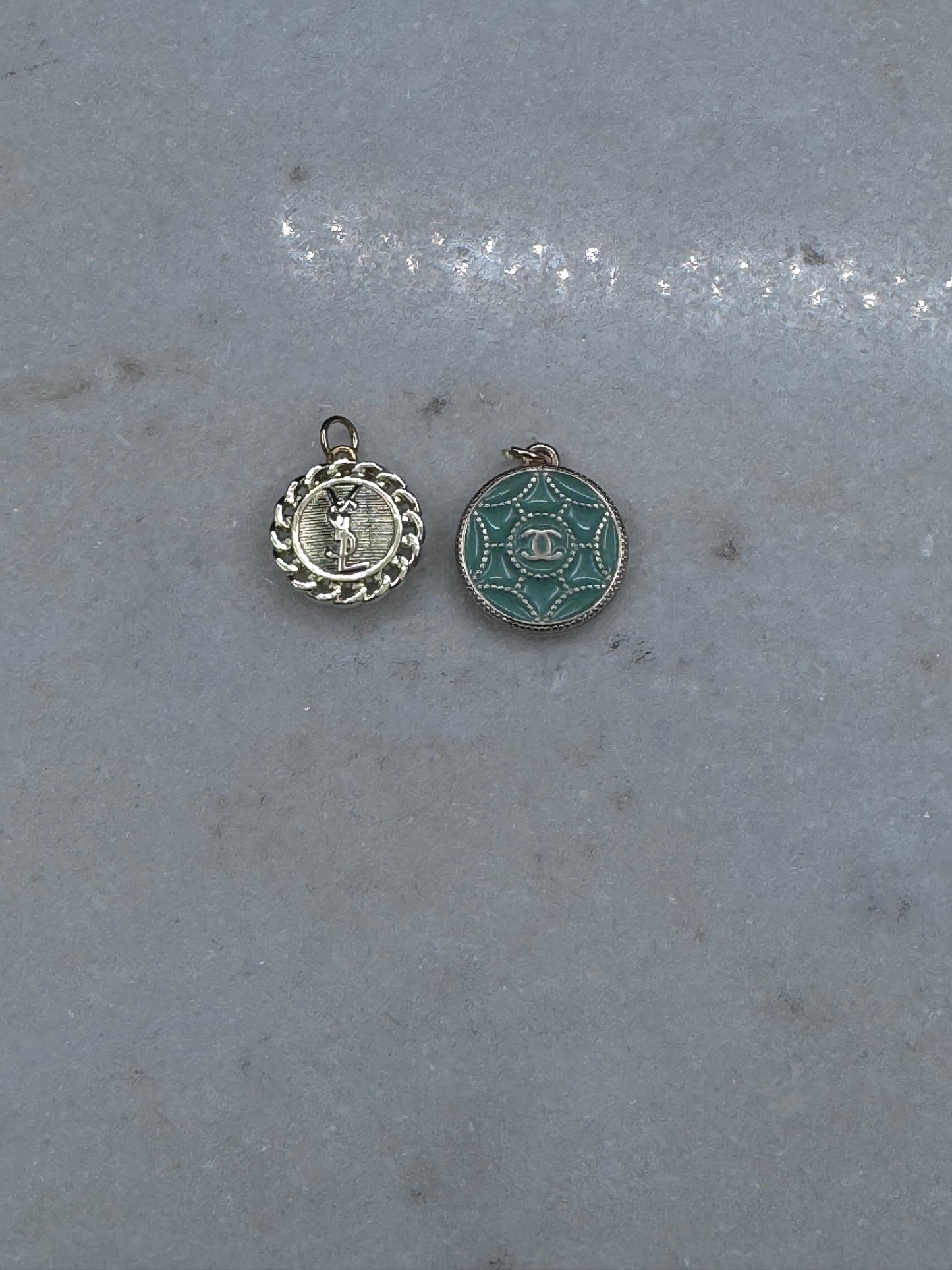 Bestilling! Vintage Chanel smykke turkis og YSL gull kun anheng
