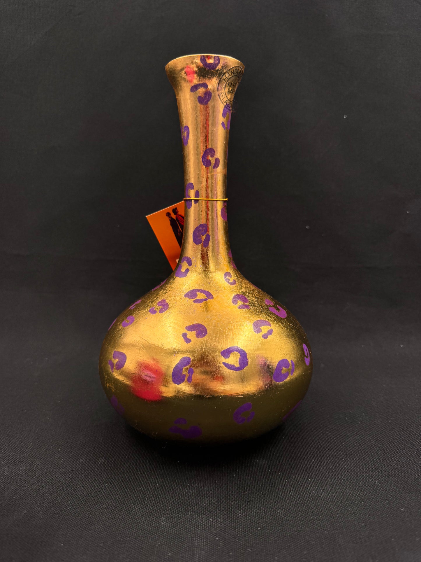 Trendy håndlaget vase gull