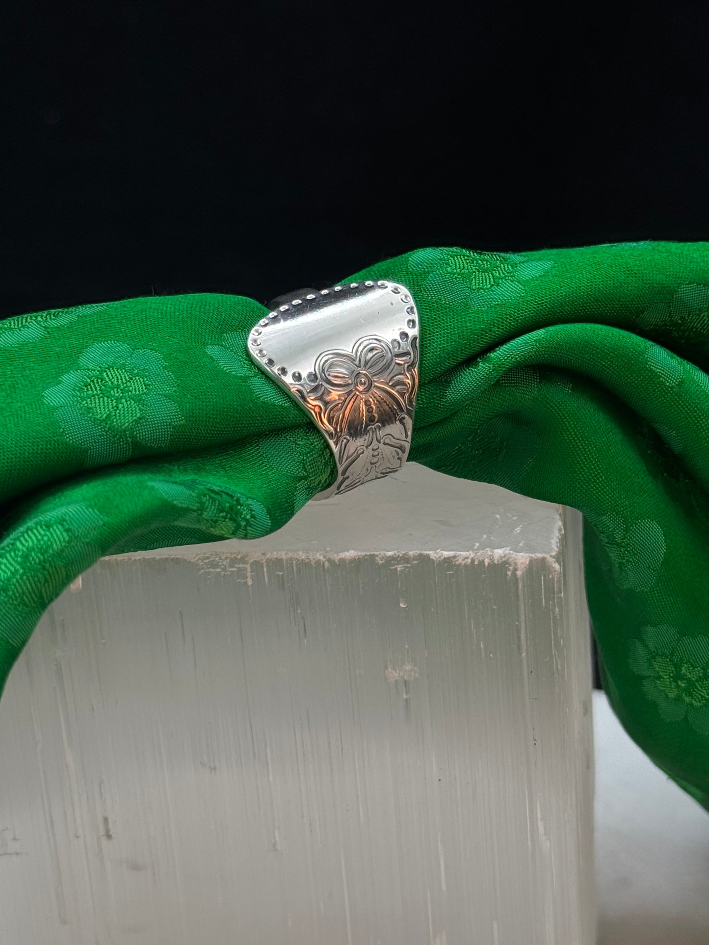 Bestilling! Vintage skjerfring og ring i Flat rose