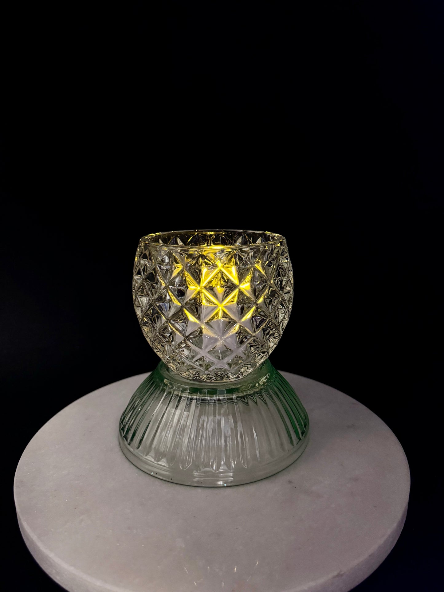 Vintage solcellelampe i grønt uranglass og grønt glassfat