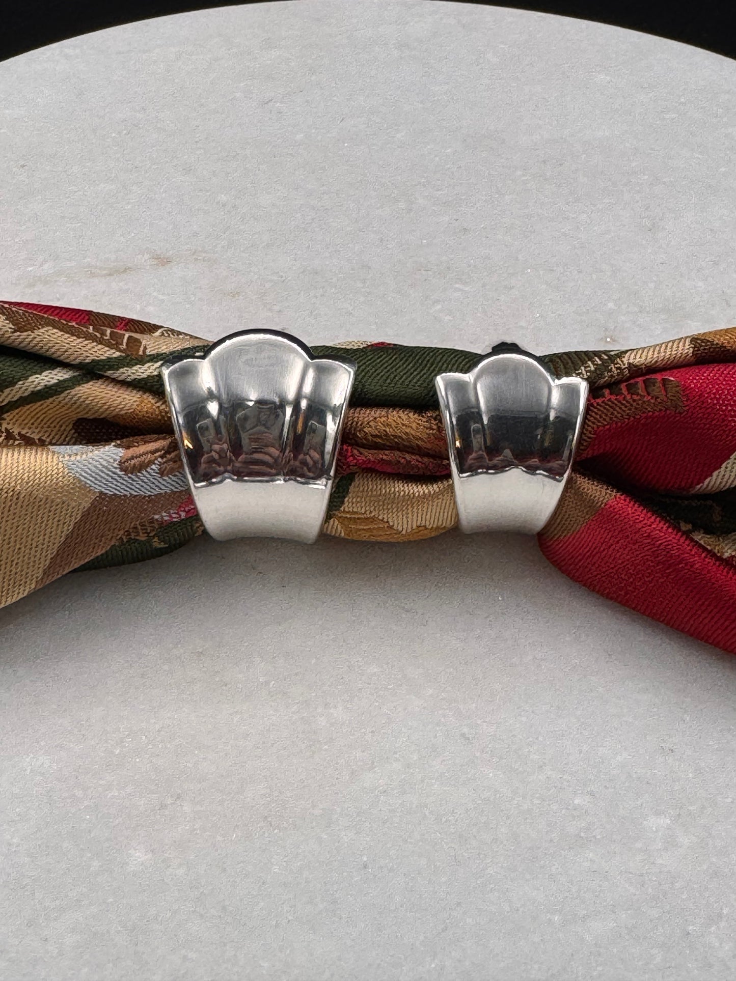 Vintage Skjerfring «Lilje» liten