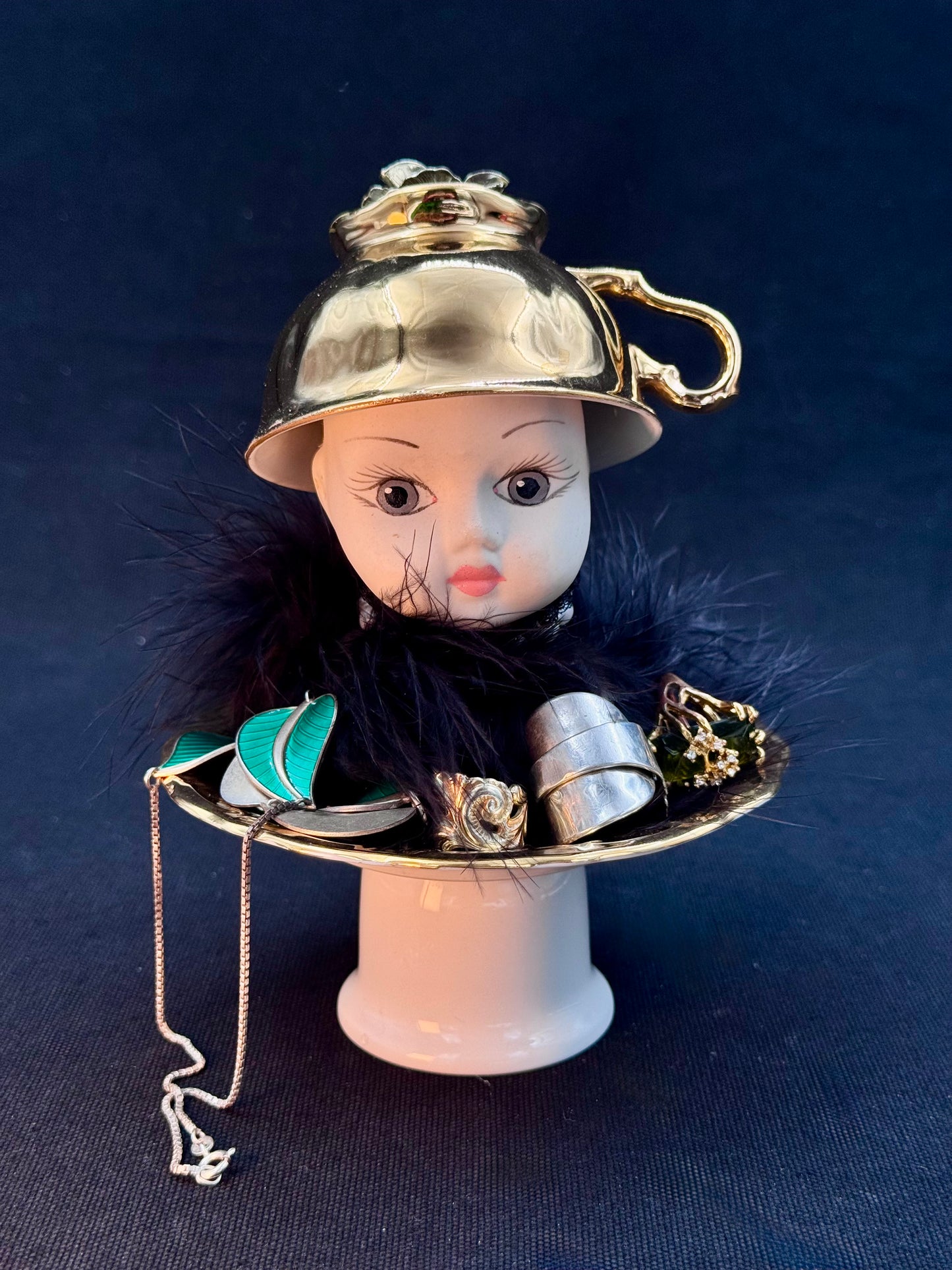 Vintage dukke på fat «Grevinnen Beatrice»