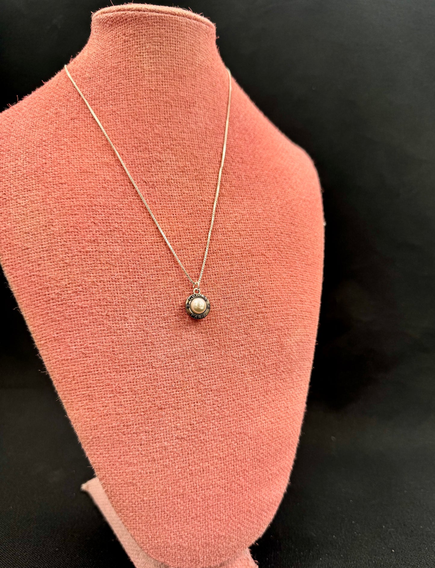 Vintage Chanel smykke i sølv med perle