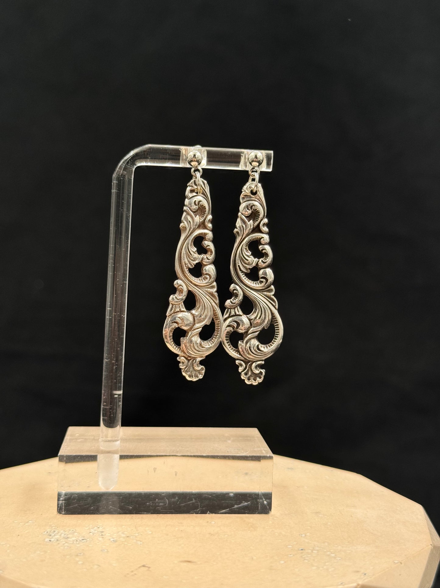 Vintage øredobb i sølvmønster «Dobbel Rokokko»