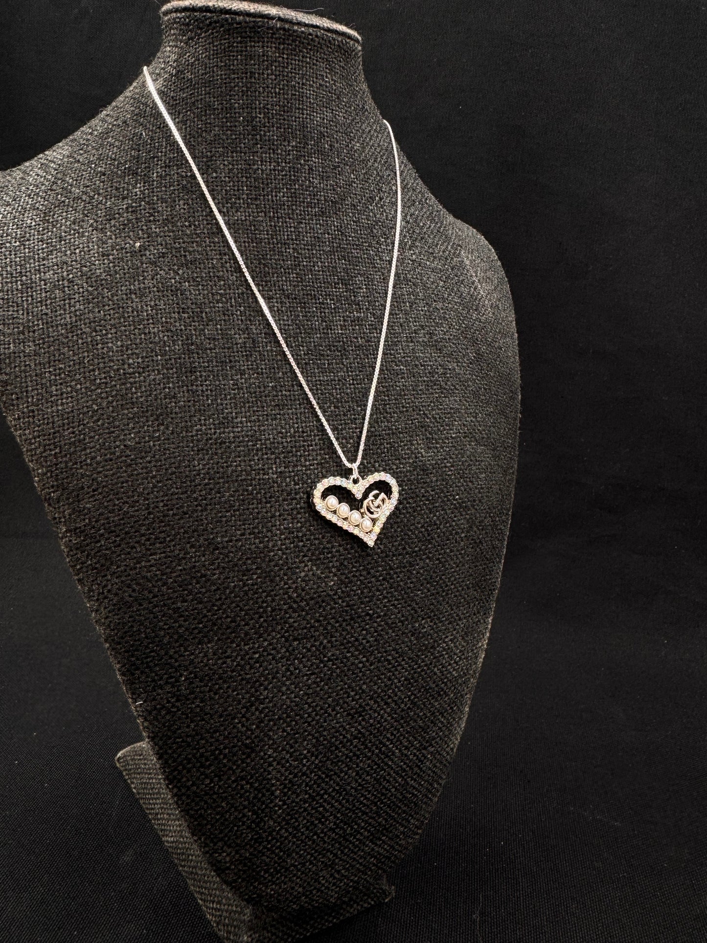 Vintage Gucci smykke stort hjerte med diamanter og GG i sølv