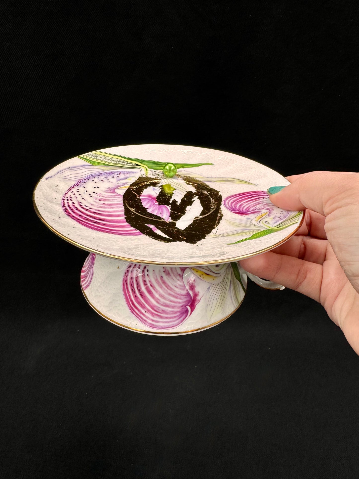 Vulvakunst rosa orkideblomst og limegrønn perle