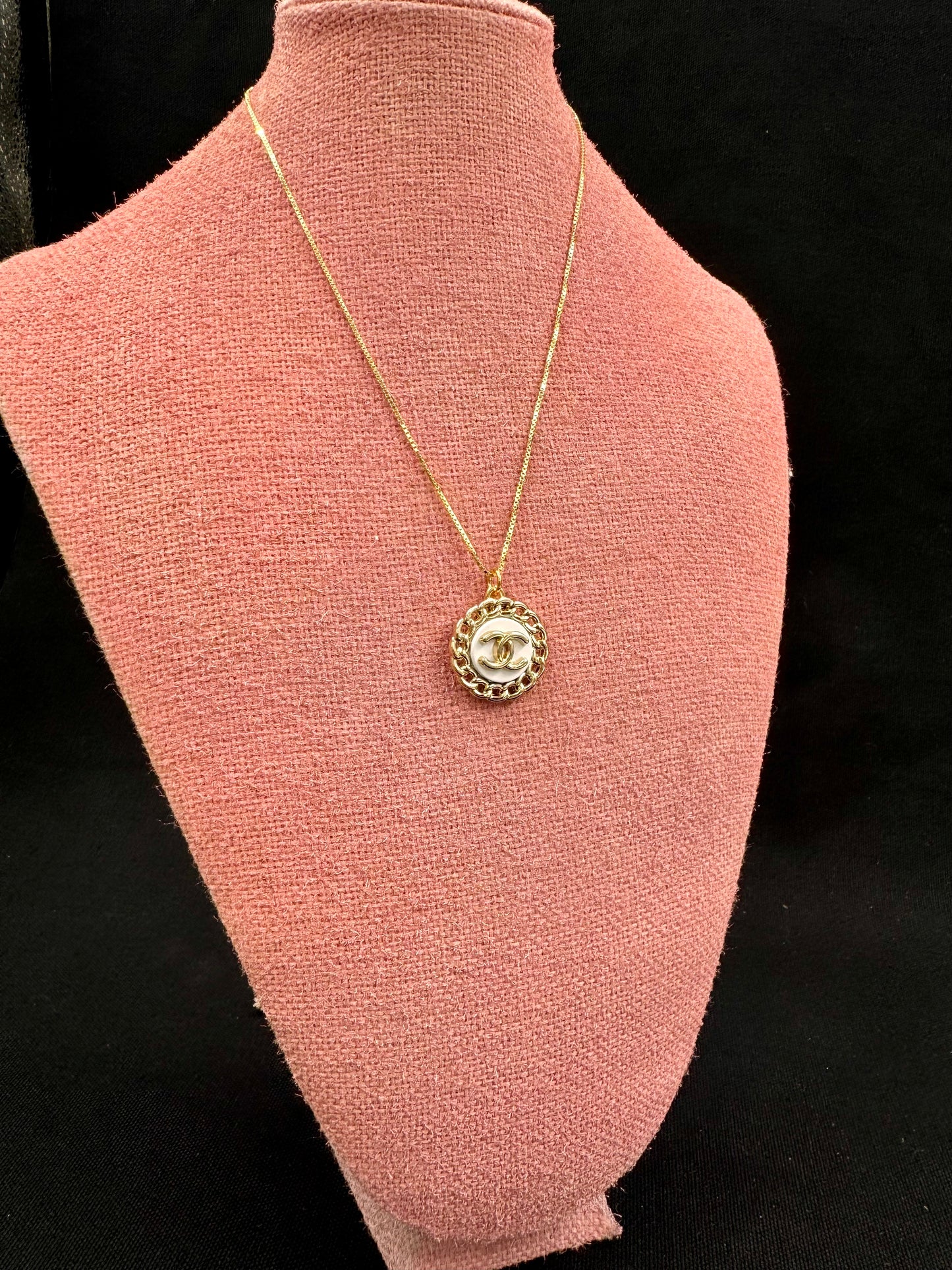 Vintage Chanel smykke gull og hvitt (23 mm)