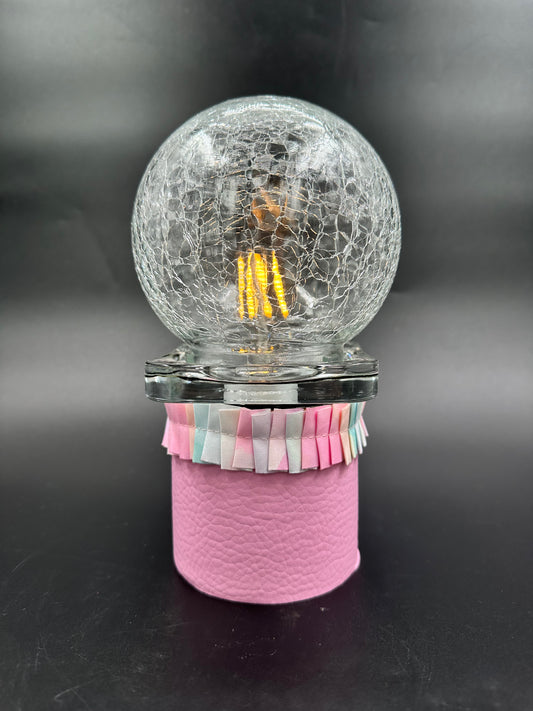 Batterilampe i rosa skinn og unicorn kappe