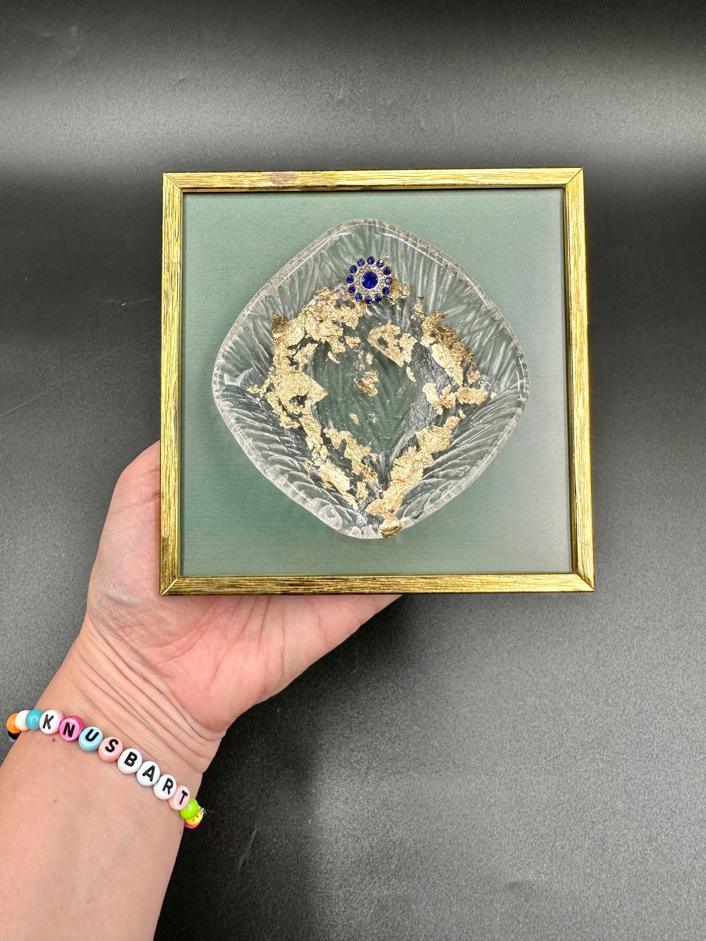 Vulvakunst i vintage ramme klart glass med blå blomsterdiamant