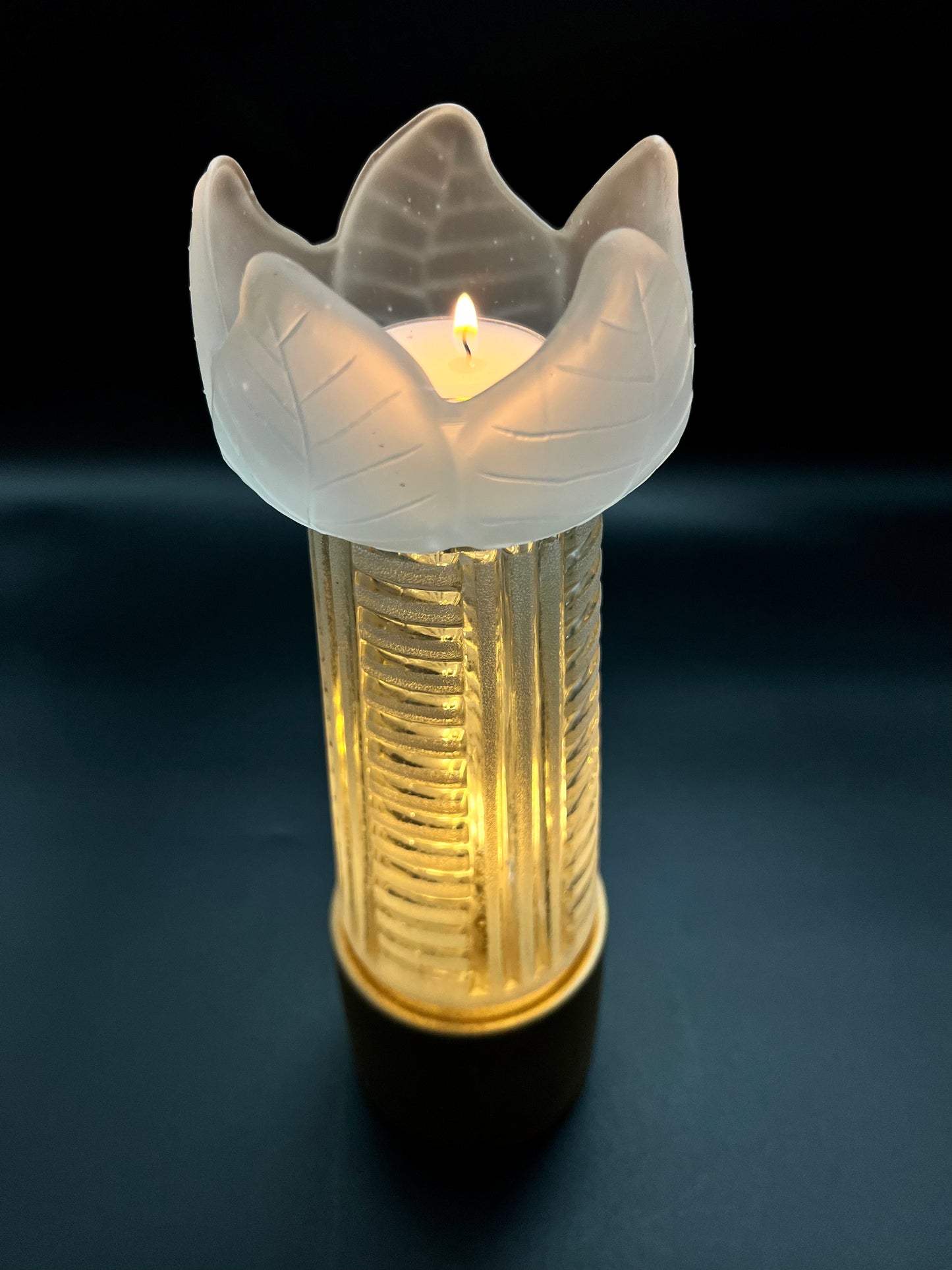 Battery lamp with gold base